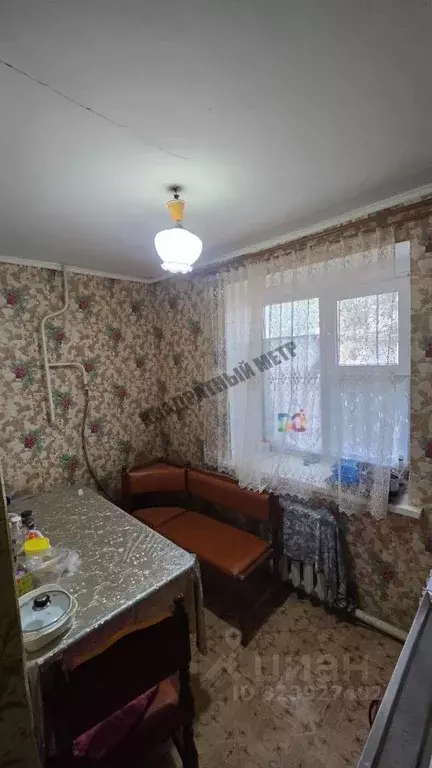 2-к кв. Калмыкия, пос. Ики-Бурул ул. Октябрьская (42.1 м) - Фото 1