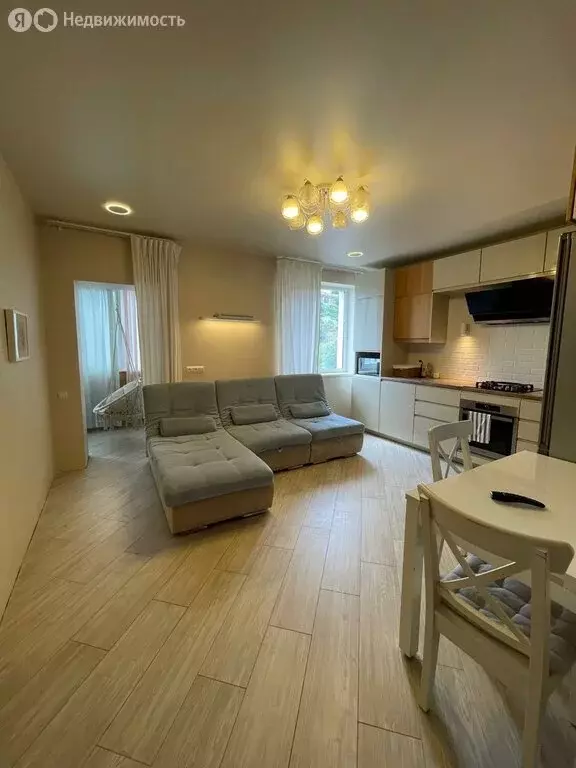 1-комнатная квартира: Алушта, Красноармейская улица, 15 (50 м) - Фото 2