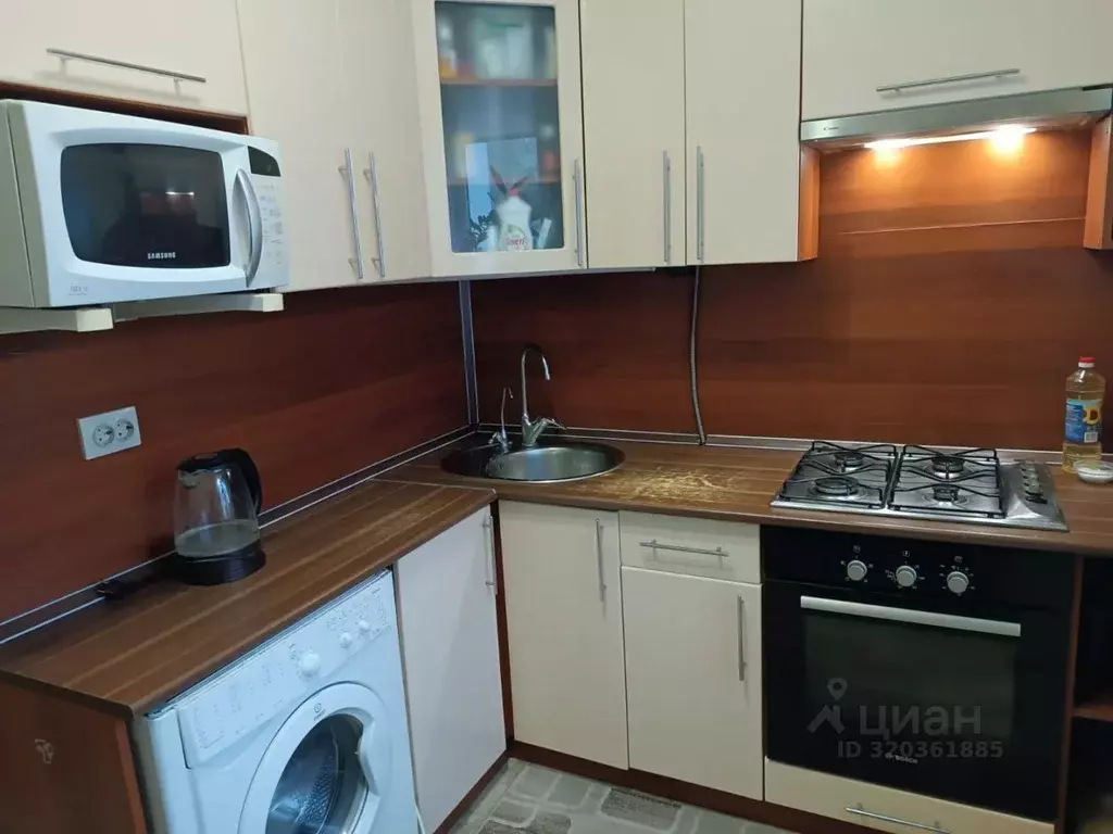 3-к кв. Кировская область, Киров ул. Воровского, 121 (57.7 м) - Фото 1