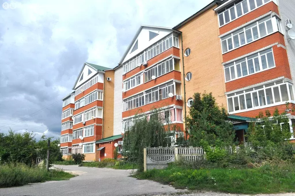 2-комнатная квартира: Елец, Радиотехническая улица, 2Ж (84 м) - Фото 0