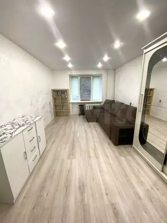 Комната 17,6 м в 5-к., 2/5 эт. - Фото 0