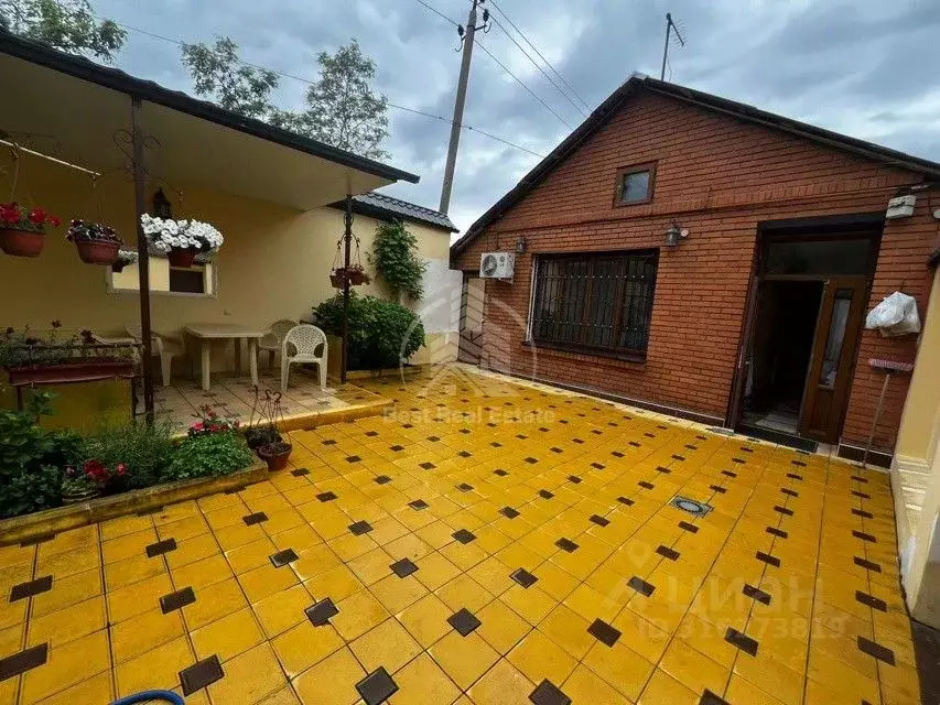 Дом в Дагестан, Махачкала ул. Строителей КОРа, 62 (100 м) - Фото 1