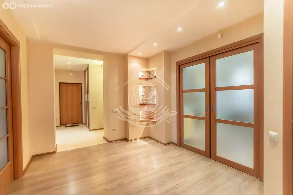 3-комнатная квартира: Барнаул, улица Антона Петрова, 247В (92 м) - Фото 0