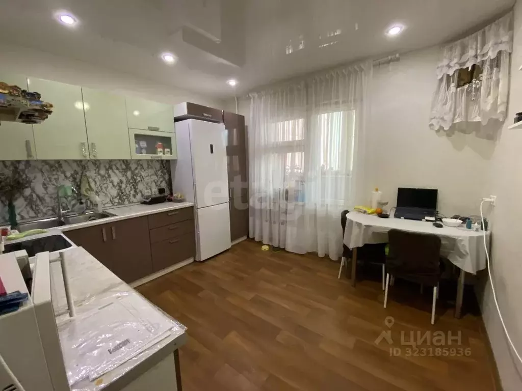 2-к кв. Татарстан, Казань просп. Победы, 100 (71.0 м) - Фото 1