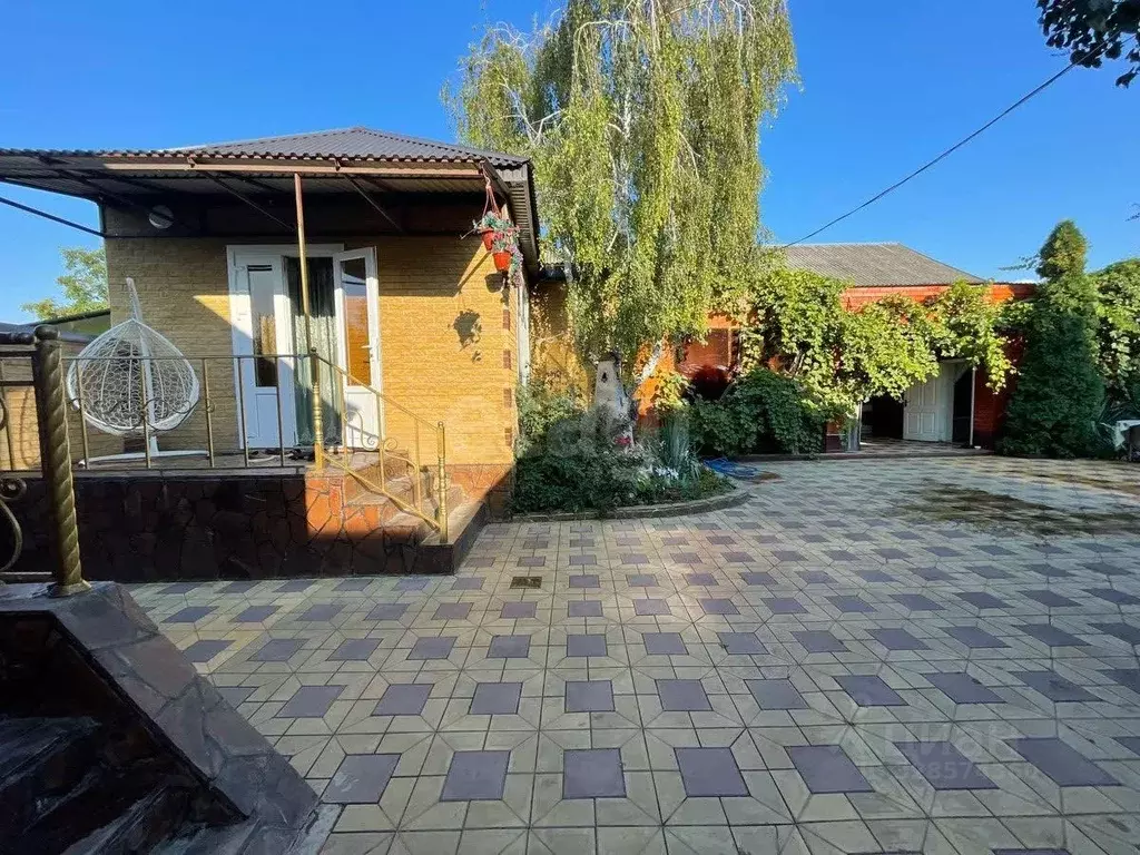 Дом в Ингушетия, Сунженский район, Троицкая ст-ца  (200 м) - Фото 1