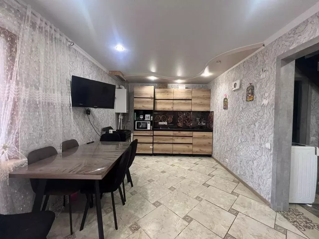 Дом в Оренбургская область, Оренбургский район, с. Ивановка ул. Семена ... - Фото 1