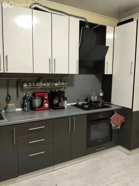 3-комнатная квартира: Губкин, Севастопольская улица, 117 (74.1 м) - Фото 2