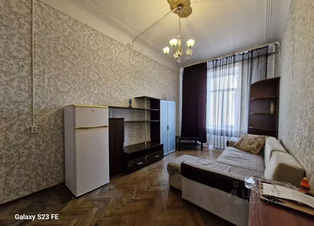 Комната Санкт-Петербург просп. Большой Васильевского острова, 56 - Фото 1