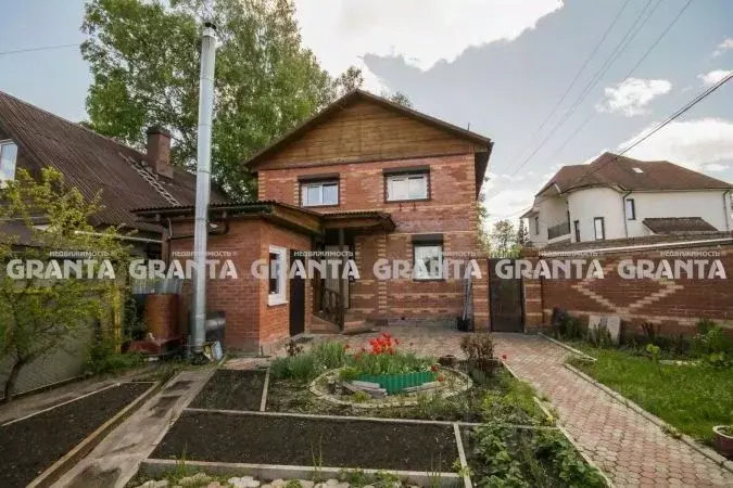 Дом в Красноярский край, Красноярск Свободный просп., 82А/33 (105 м) - Фото 1