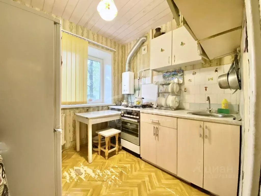 3-к кв. Брянская область, Брянск пер. Фокина, 6 (42.4 м) - Фото 0