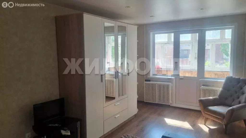 3-комнатная квартира: Новосибирск, Новогодняя улица, 34/1 (56.4 м) - Фото 0