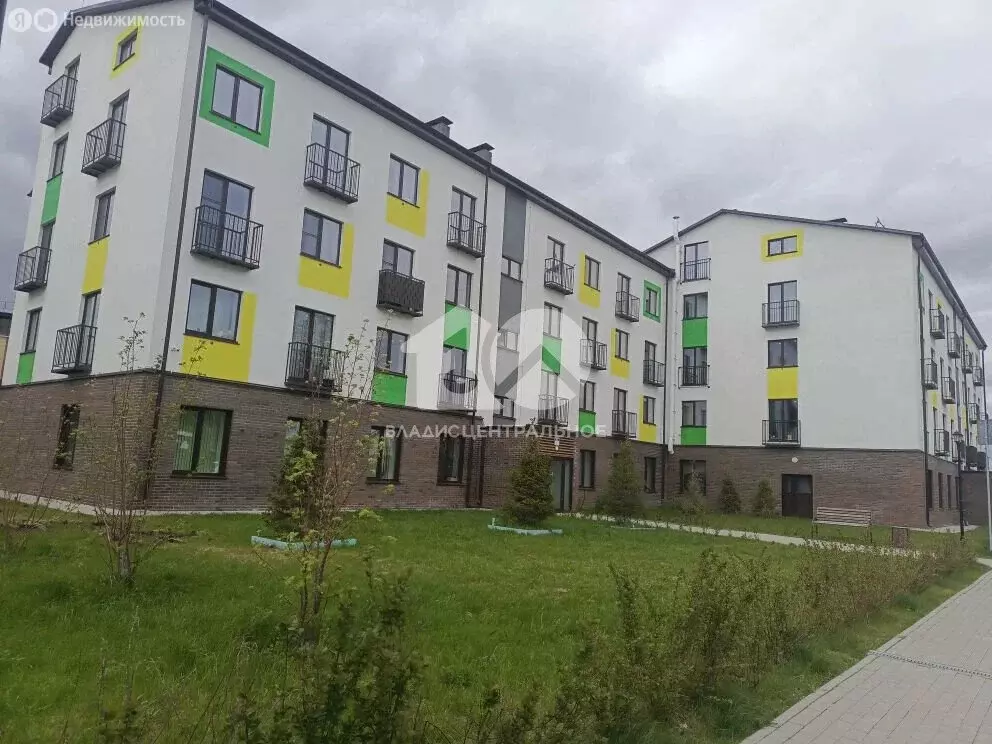 Квартира-студия: посёлок Октябрьский, Лучезарная улица, 16 (90.9 м) - Фото 2