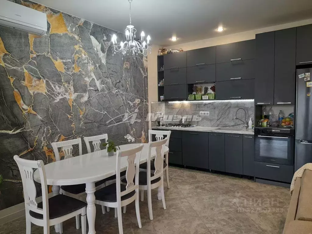 Дом в Крым, Симферопольский район, Добровское с/пос, с. Пионерское ул. ... - Фото 1