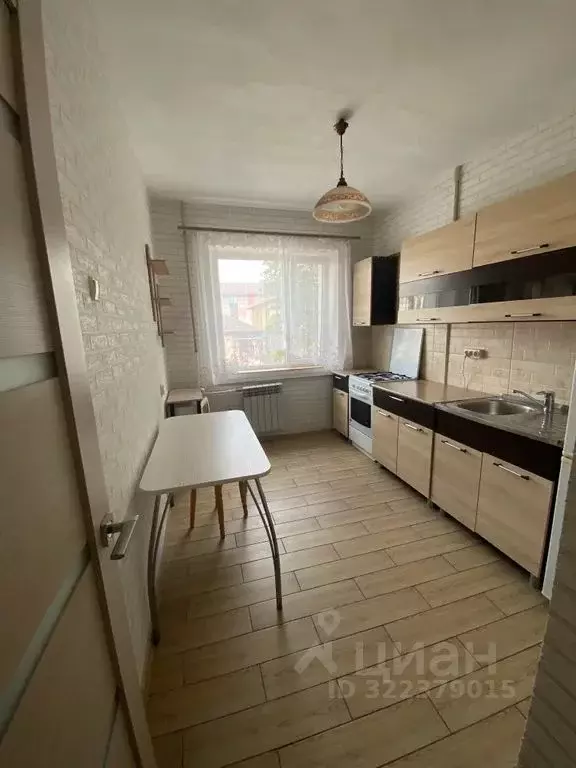 4-к кв. Белгородская область, Валуйки ул. Максима Горького, 6 (75.0 м) - Фото 1