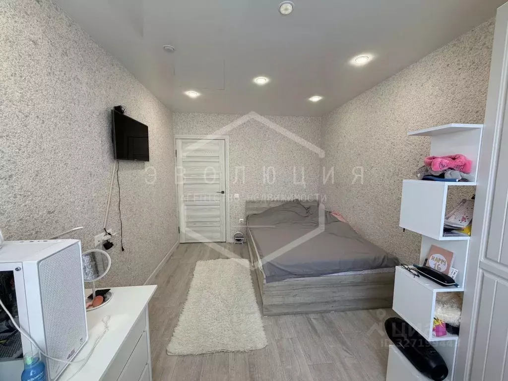 3-к кв. Калининградская область, Калининград Сельма мкр, ул. Юрия ... - Фото 1