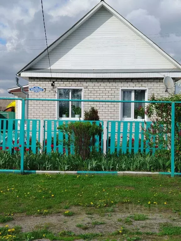 Дом в Брянская область, Жуковка Молодежная ул. (80 м) - Фото 1