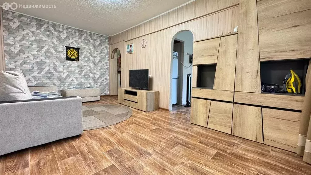 2-комнатная квартира: Усолье-Сибирское, улица Ватутина, 18 (45.6 м) - Фото 1
