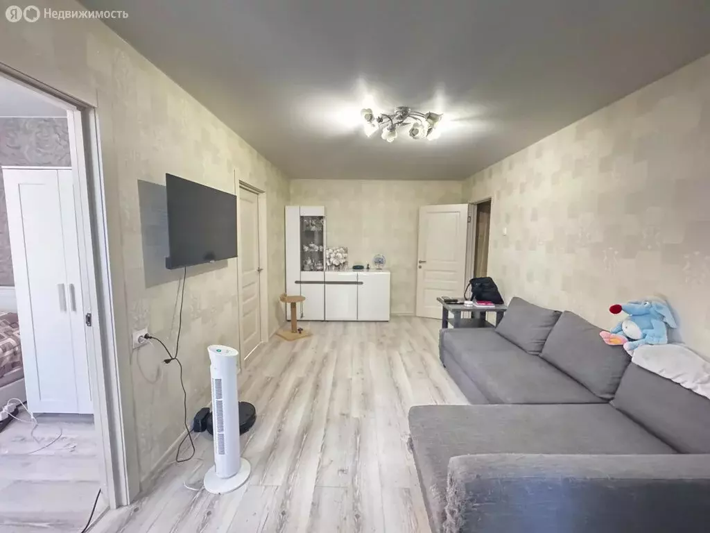 4-комнатная квартира: Знамя Октября, 11 (61.3 м) - Фото 1