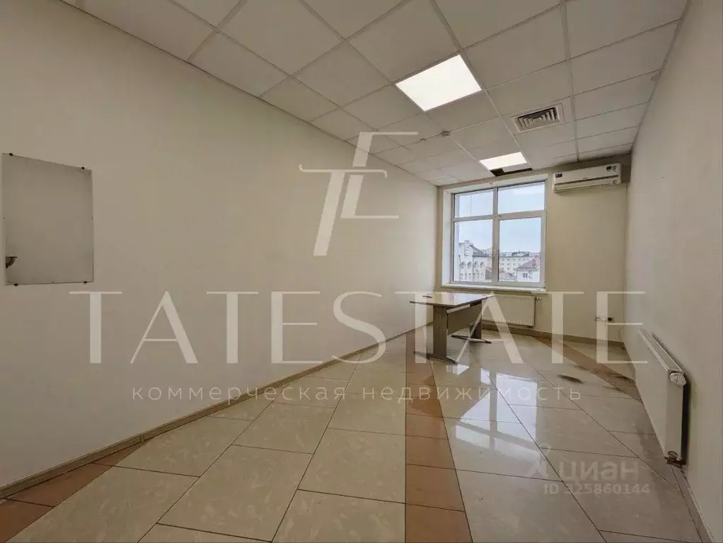 Офис в Татарстан, Казань Московская ул., 27 (25 м) - Фото 1