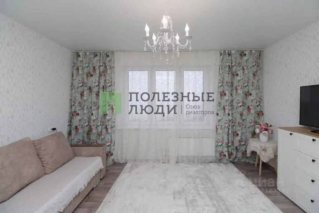 3-к кв. Красноярский край, Красноярск ул. Светлова, 38 (65.6 м) - Фото 0