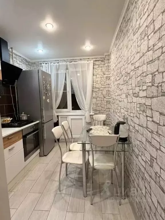 3-к кв. Белгородская область, Старый Оскол Молодогвардеец мкр, 6 (60.0 ... - Фото 1