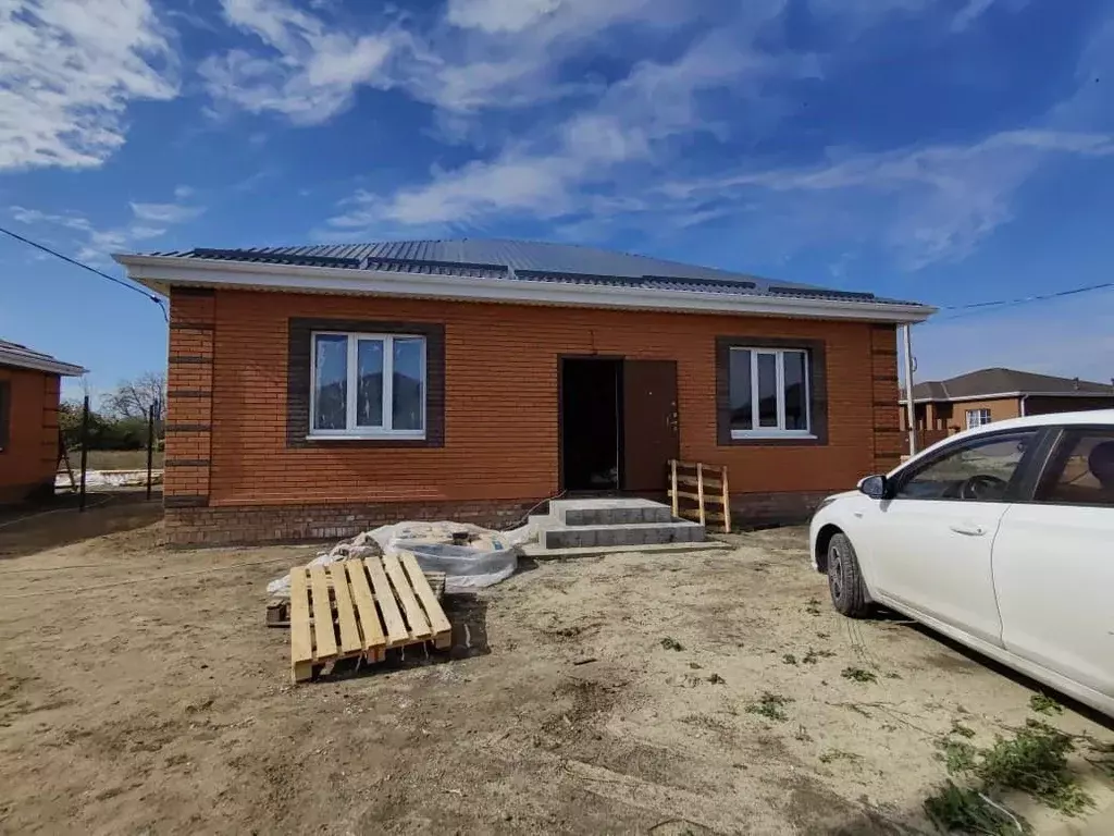 Дом в Ростовская область, Неклиновский район, с. Новобессергеневка ул. ... - Фото 1