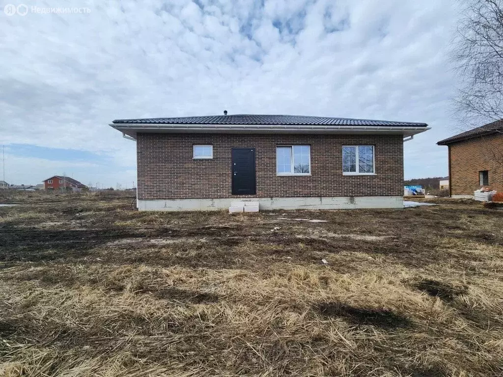 Дом в село Капитанщино, Придорожная улица (97 м) - Фото 1