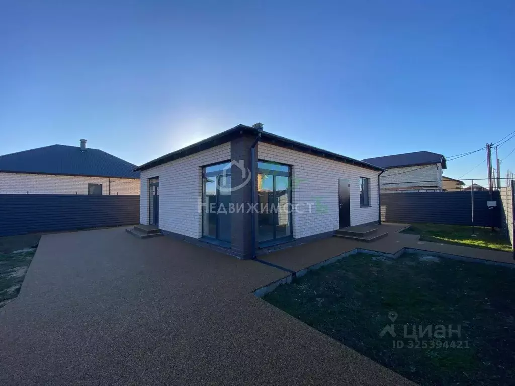 Дом в Краснодарский край, Ейское городское поселение, пос. Широчанка ... - Фото 1