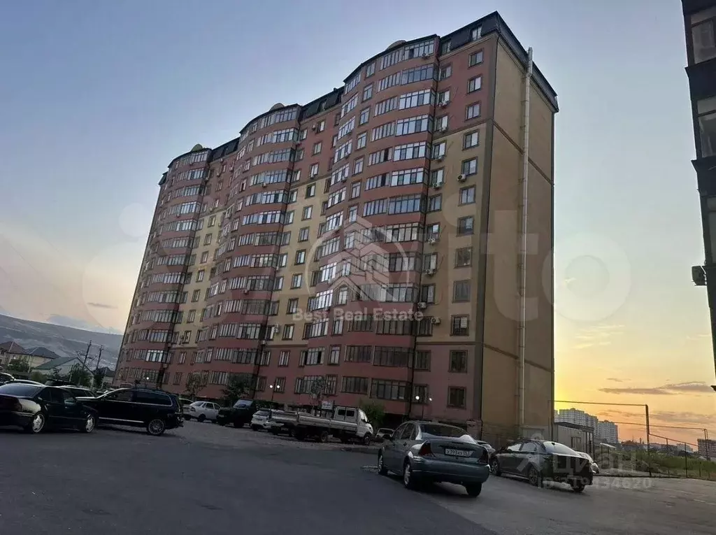 3-к кв. Дагестан, Махачкала ул. Хаджи Булача, 16Б (94.0 м) - Фото 0
