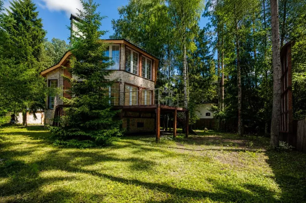 Коттедж в Московская область, Красногорск городской округ, пос. ... - Фото 1