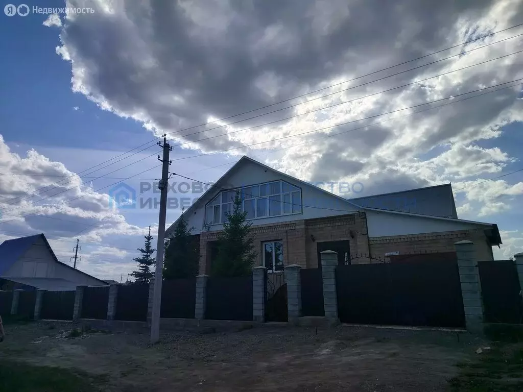 Дом в Белорецк, улица М. Карима, 11 (260 м) - Фото 1