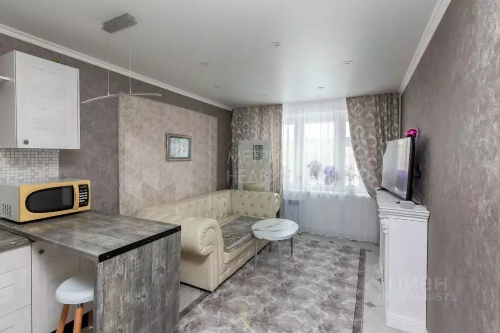 3-к кв. Тюменская область, Тюмень Кремлевская ул., 102к1 (64.9 м) - Фото 1