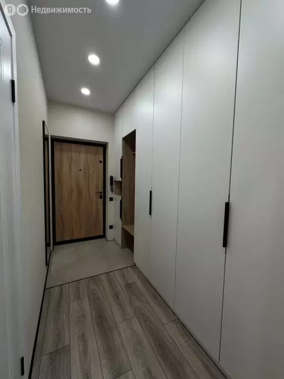 2-комнатная квартира: Екатеринбург, улица Свердлова, 32Б (56 м) - Фото 1