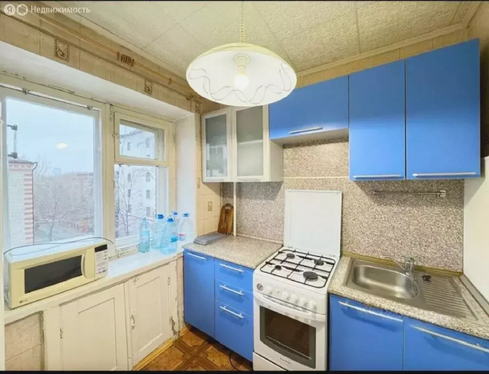 3-комнатная квартира: Тюмень, улица Республики, 171 (57 м) - Фото 1