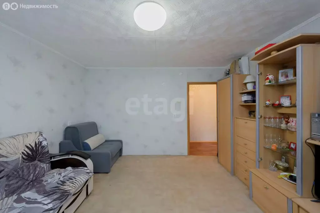 2-комнатная квартира: Тюмень, улица Монтажников, 12 (42.7 м) - Фото 0