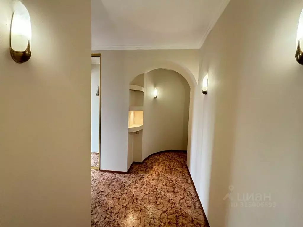 3-к кв. Волгоградская область, Волгоград ул. В.И. Ленина, 25 (67.0 м) - Фото 0