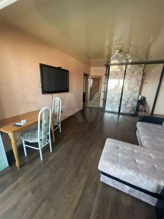 2-к. квартира, 55 м, 4/10 эт. - Фото 1