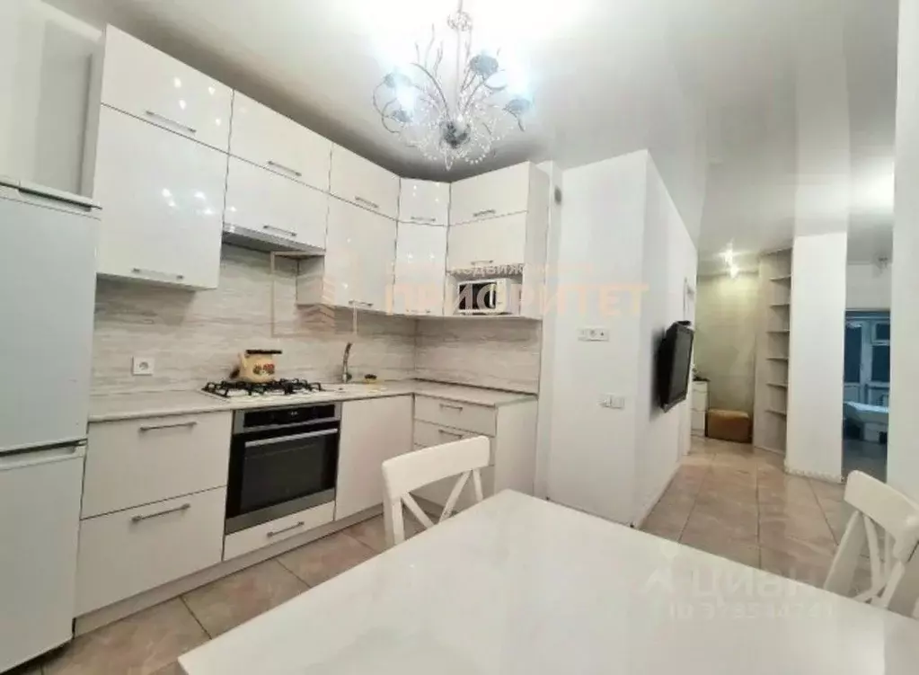 3-к кв. Саха (Якутия), Якутск ул. Пирогова, 6/1 (57.9 м) - Фото 1