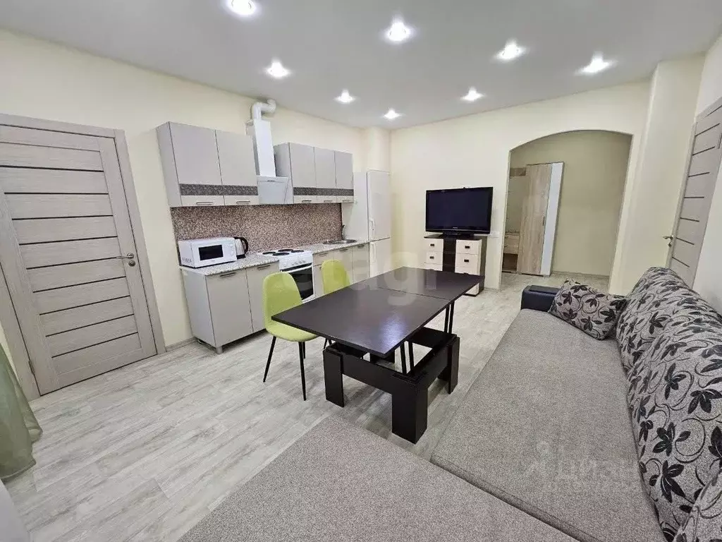 2-к кв. Ханты-Мансийский АО, Сургут Университетская ул., 17 (72.6 м) - Фото 1