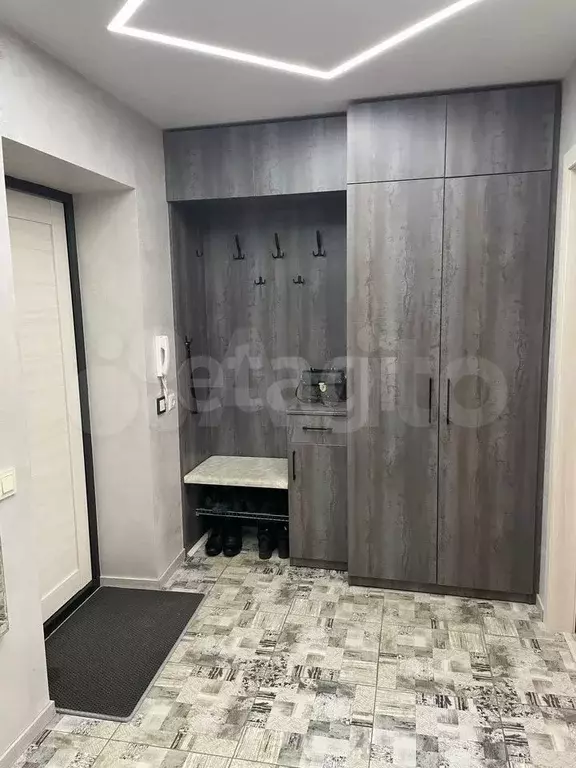 2-к. квартира, 56,6 м, 1/5 эт. - Фото 0