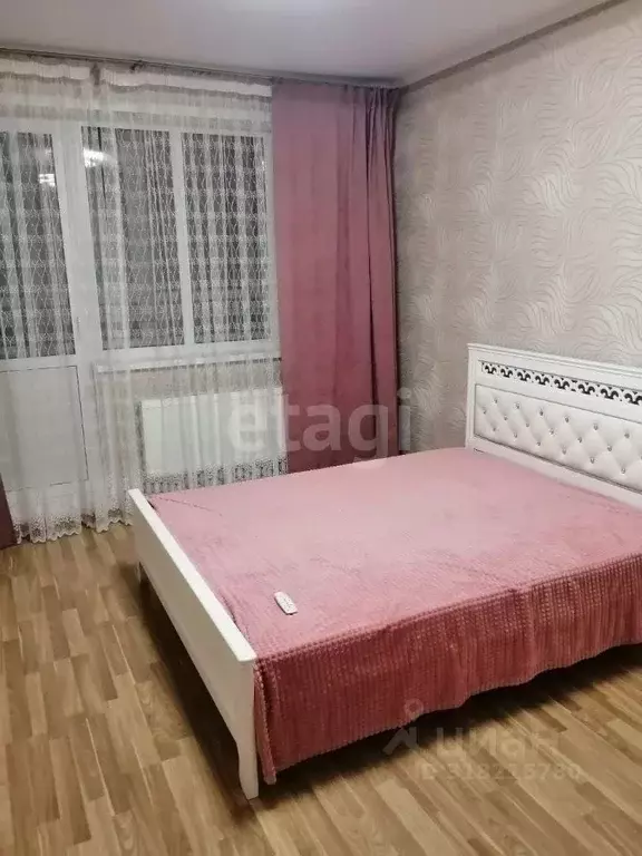 2-к кв. Белгородская область, Старый Оскол Степной мкр, 31 (80.0 м) - Фото 0