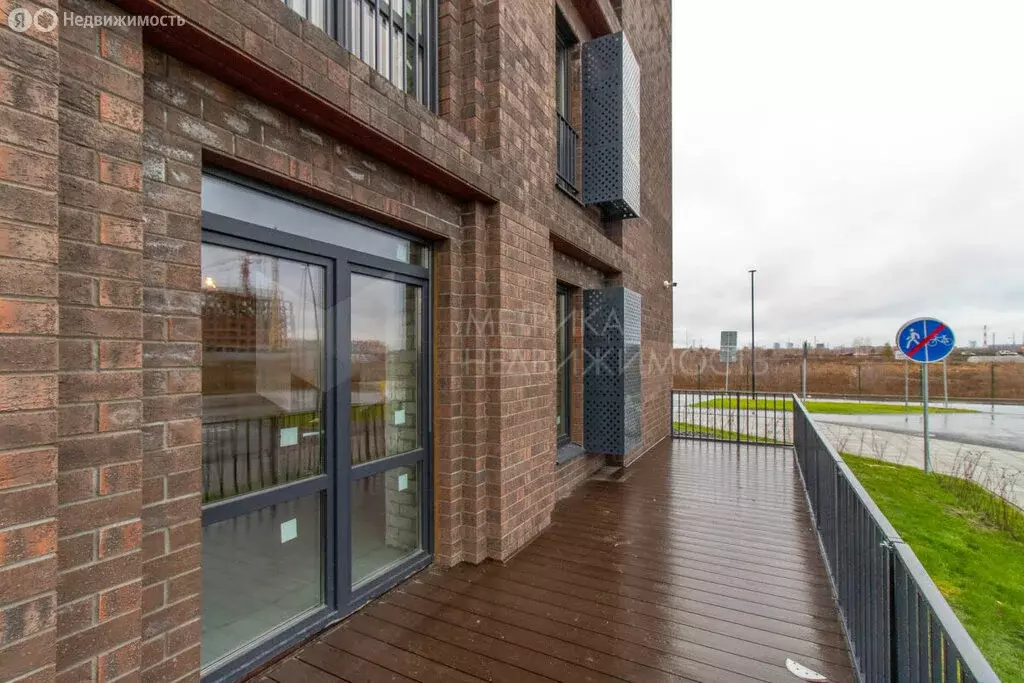 3-комнатная квартира: Тюмень, Западносибирская улица, 43 (80.5 м) - Фото 1