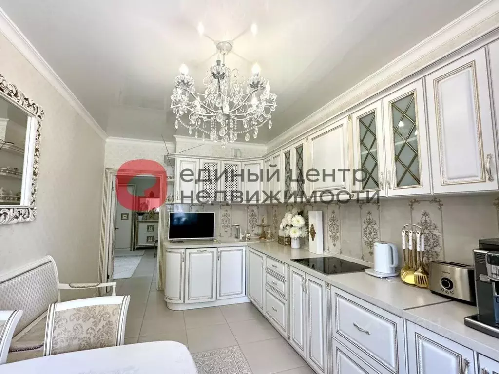 3-к кв. Тюменская область, Тюмень ул. Мельникайте, 2к9 (79.9 м) - Фото 2
