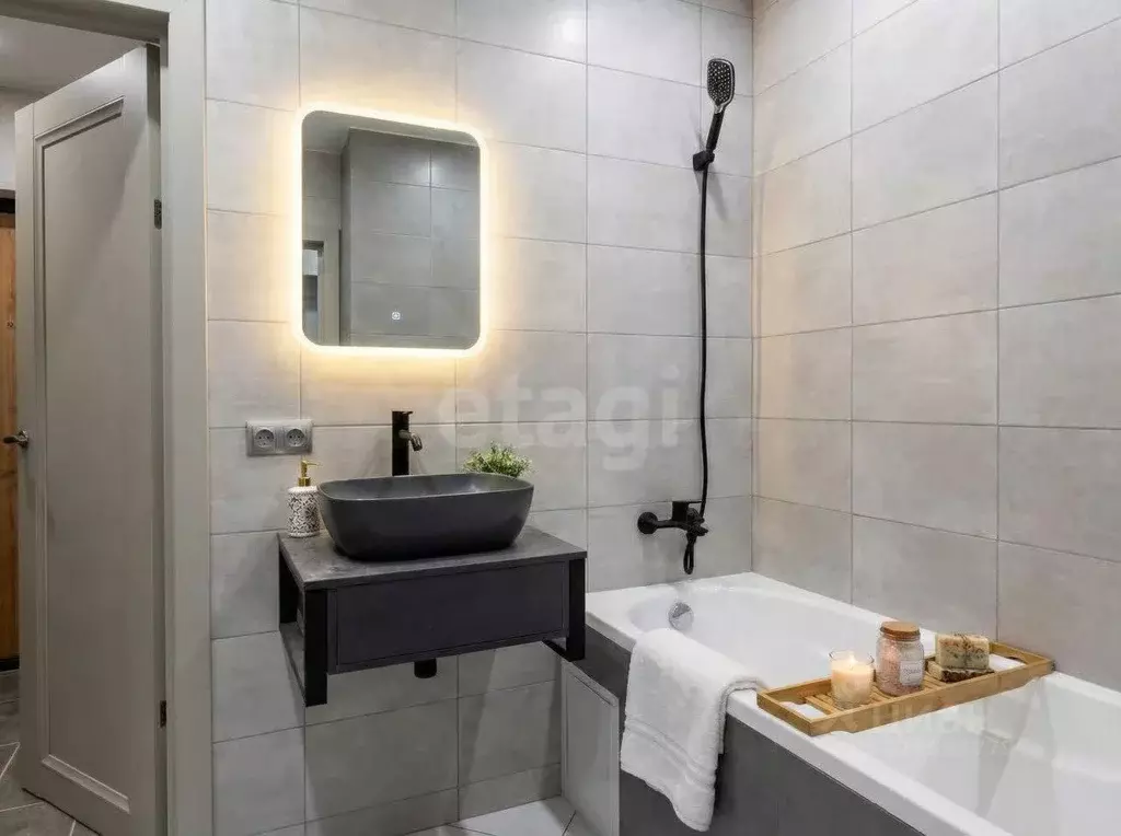 3-к кв. Московская область, Красногорск ул. Авангардная, 5 (111.7 м) - Фото 0