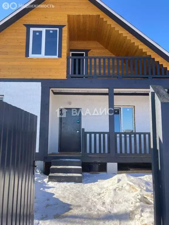 Дом в деревня Карлук, улица Александра Вампилова (200 м) - Фото 2