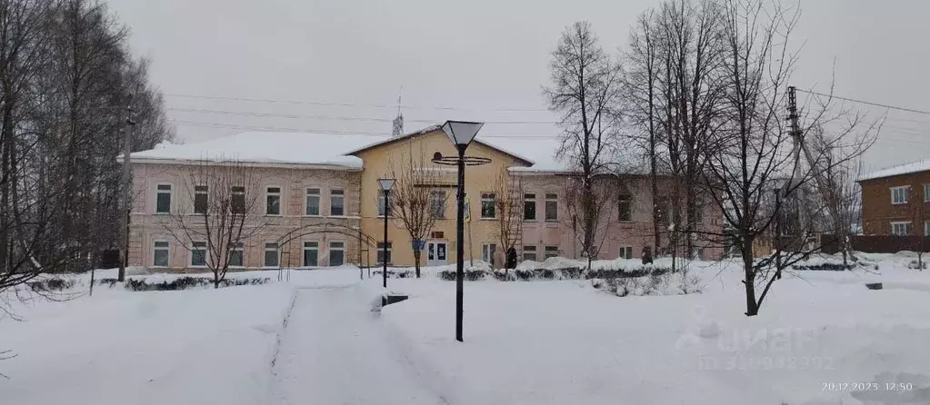 Помещение свободного назначения в Удмуртия, с. Шаркан ул. Советская, ... - Фото 1