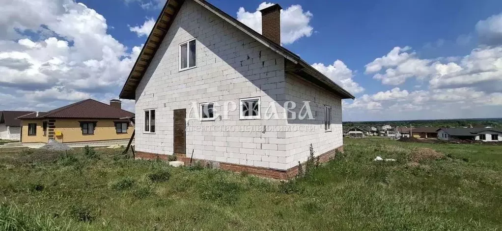 Дом в Белгородская область, Старооскольский городской округ, с. ... - Фото 0