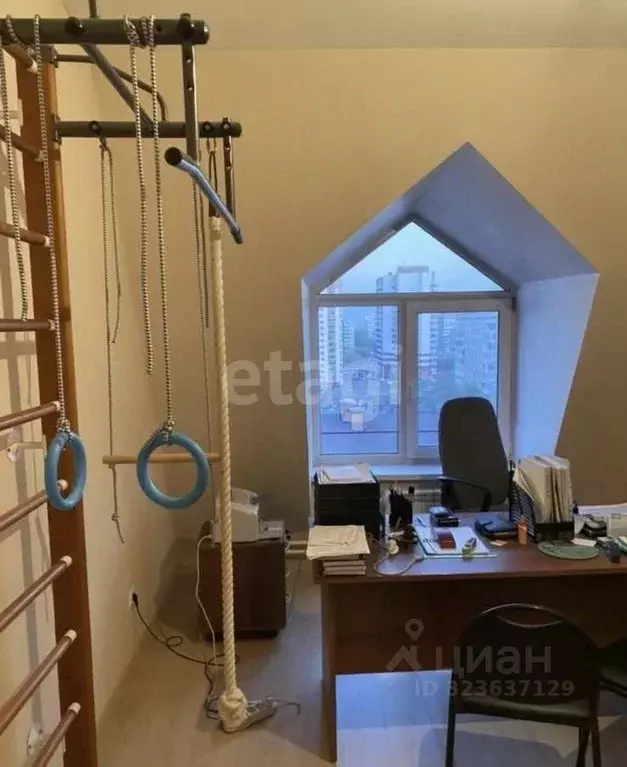 2-к кв. Красноярский край, Красноярск ул. Белопольского, 2А (80.2 м) - Фото 0