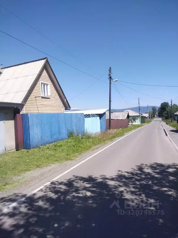 Дом в Иркутская область, Слюдянка ул. Слюдянских Красногвардейцев, 24 ... - Фото 0