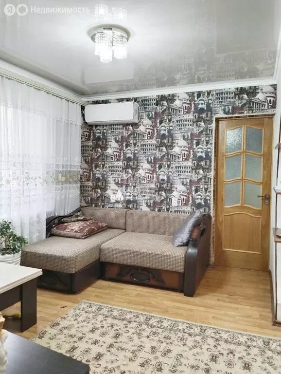 2-комнатная квартира: станица Динская, Красная улица, 152А (45 м) - Фото 1